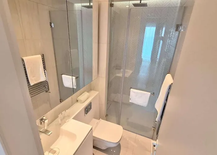 Del Mar 2 Bedroom Seaside 'a'