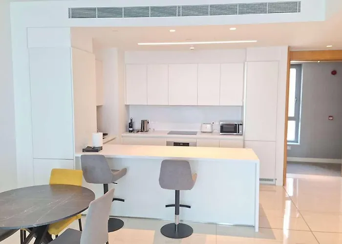 Del Mar 2 Bedroom Seaside 'a'