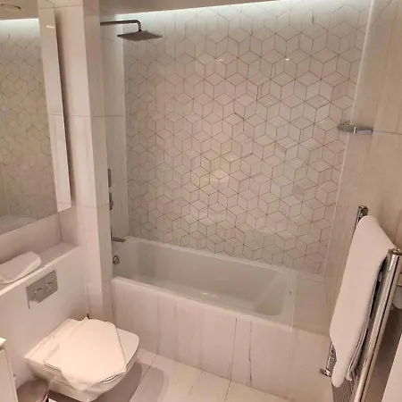 Del Mar 2 Bedroom Seaside 'a'